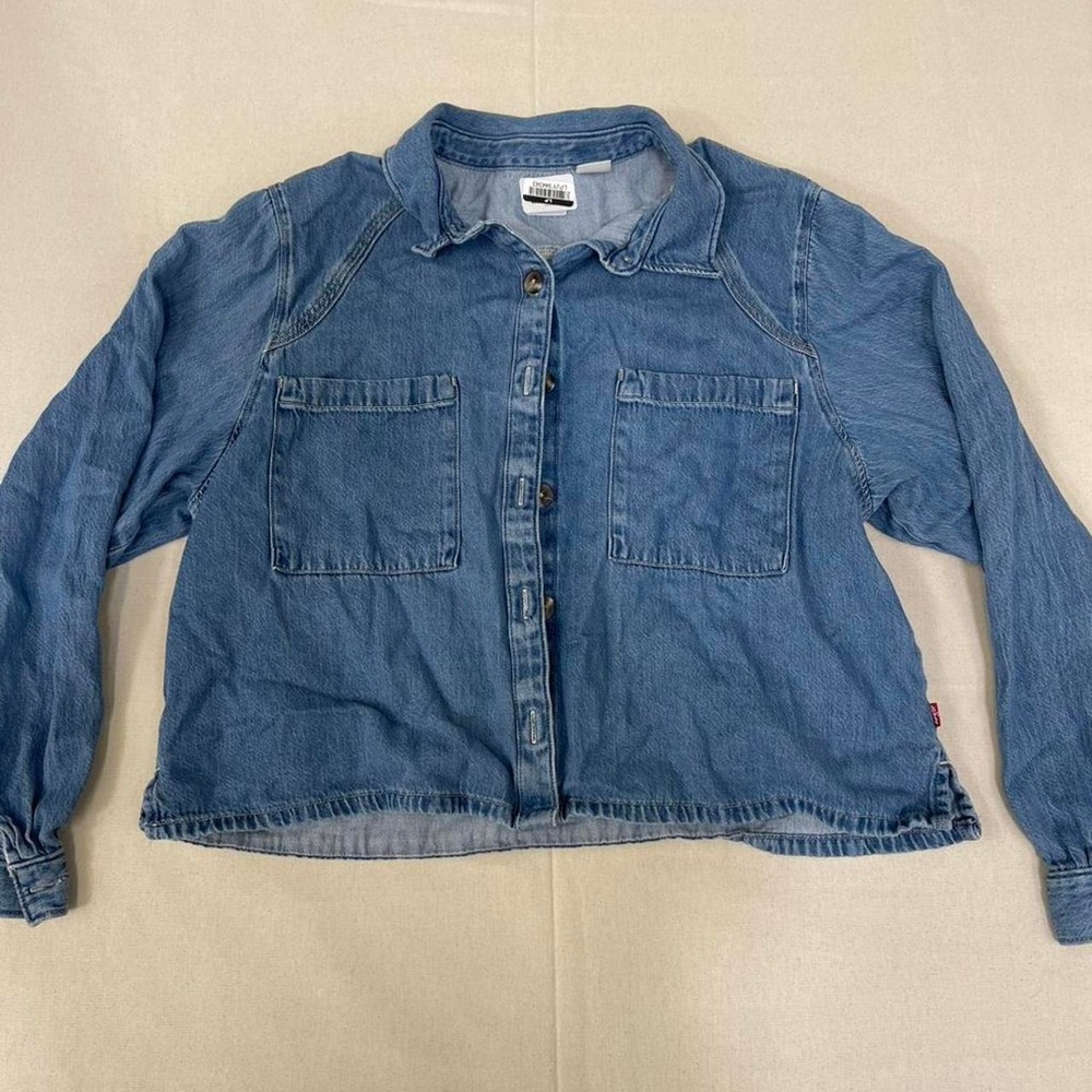 Levi's light wash denim button-up jacke